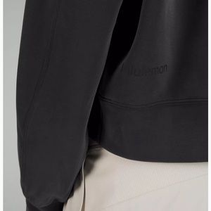 Lululemon black soft strewn oversized cropped crew